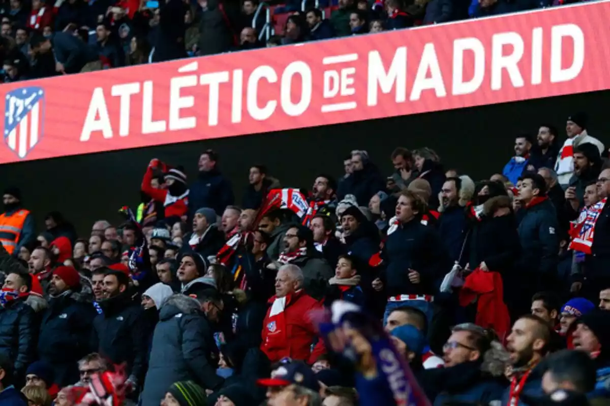 Afición del Atlético de Madrid durante un partido en el Wanda Metropolitano