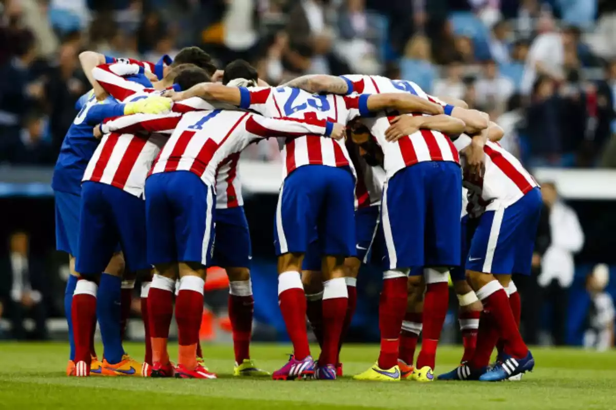 Jugadores del Atlético de Madrid agrupados
