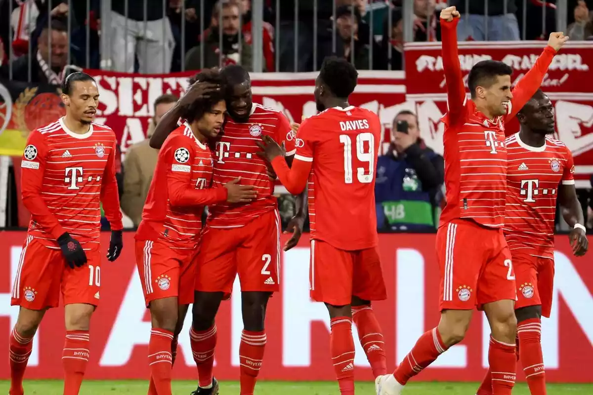 Los jugadores del Bayern celebrando un gol